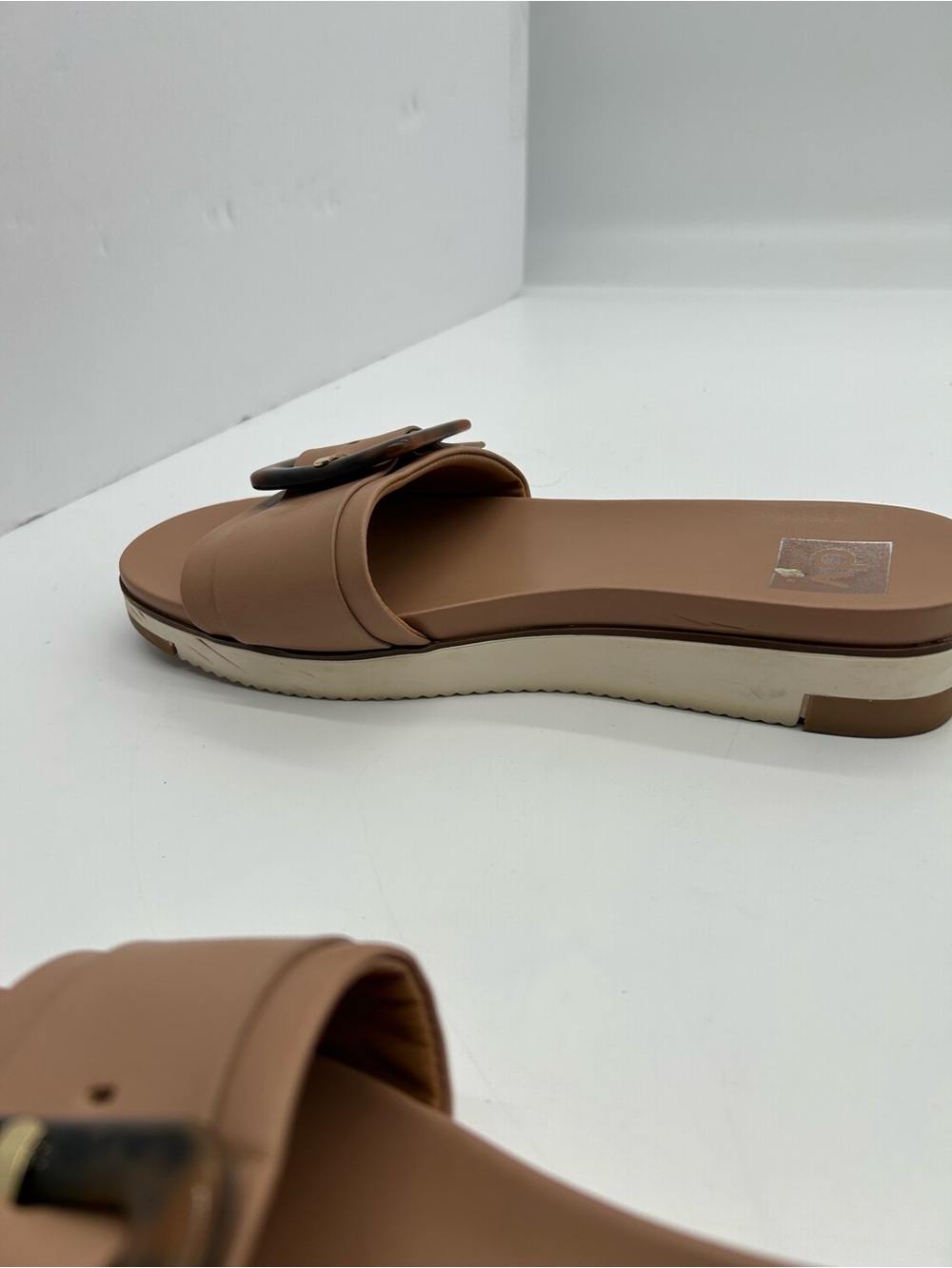 Dolce Vita Women's Tan Slide Sandals with Tortoiseshell Buckle size 9 - Picture 4 of 7